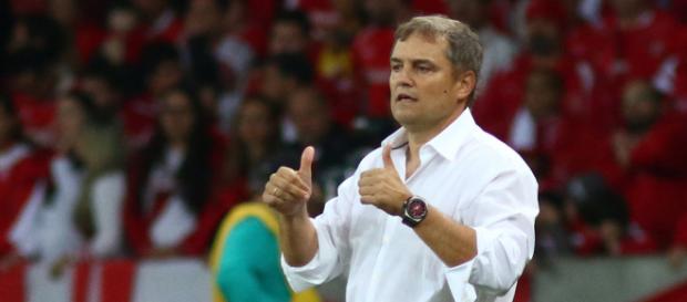 Diego Aguirre pode receber reforço para compensar possível perda de Militão Diego Aguirre pode receber reforço para compensar possível perda de Militão