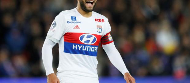 Fekir termina uniéndose a la lista de transferencia de dinero a Anfield. Fekir termina uniéndose a la lista de transferencia de dinero a Anfield.
