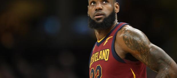 Lebron James mène Cleveland en finale NBA Lebron James mène Cleveland en finale NBA