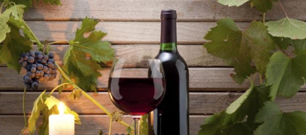 El vino tinto tiene beneficios para la salud.- culturacolectiva.com El vino tinto tiene beneficios para la salud.- culturacolectiva.com