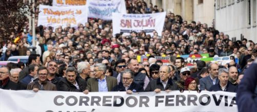 Una de las muchas manifestaciones en Zaragoza de 'Teruel Existe' reivindicando urgentes mejoras para su provincia.