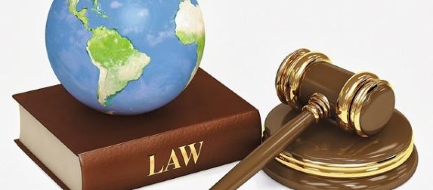 El 30 de mayo de 1968, se aprobaron las leyes de emergencia de la República Federal. El 30 de mayo de 1968, se aprobaron las leyes de emergencia de la República Federal.