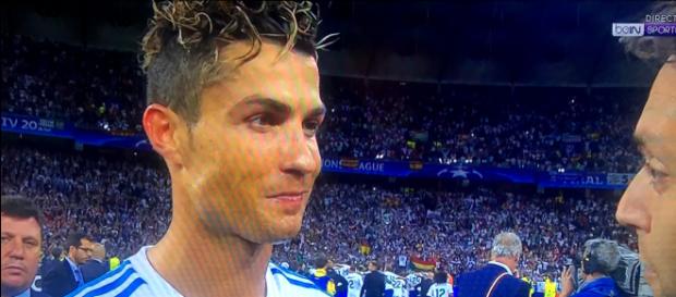 Cristiano Ronaldo insinúa a pie de campo que abandona el Real Madrid Cristiano Ronaldo insinúa a pie de campo que abandona el Real Madrid