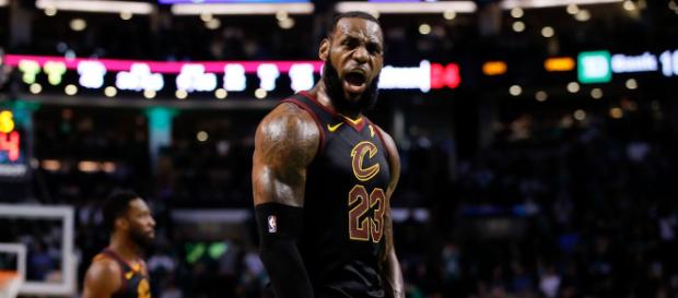 LeBron sigue cargando a los Cavs a una cuarta final consecutiva. NBA.com. LeBron sigue cargando a los Cavs a una cuarta final consecutiva. NBA.com.