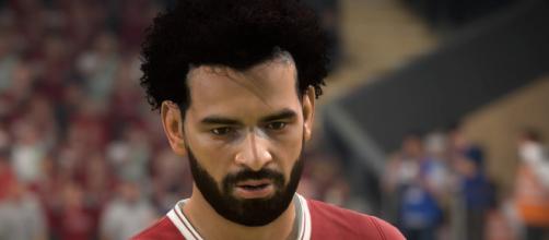 L'égyptien Mohamed Salah fait parti des joueurs mis à jour dans le DLC, le pharaon a vu sa coupe de cheveux mis à jour (Photo via FIFA 18 - 2018)