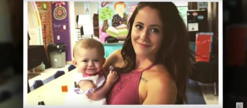 MTV reality star Jenelle Evans and baby daughter, Ensley. [Image from TA News / YouTube.]