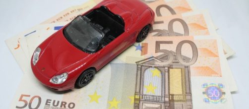 Nuovo bollo auto europeo basato sui chilometri: più si consuma, più si paga
