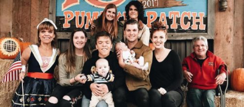 The 'Little People, Big World' family pose during the pumpkin season at the Roloff Farms / Photo via Jeremy James Roloff, Instagram