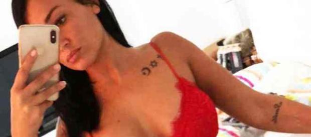 Aurélie Dotremont (LPDLA5) publie des photos sexy avec sa nouvelle poitrine ! Aurélie Dotremont (LPDLA5) publie des photos sexy avec sa nouvelle poitrine !