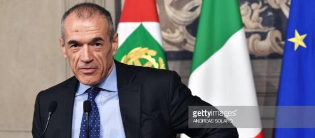 Carlo Cottarelli se dirige a una conferencia de prensa en la Qurinale - gettyimages.dk Carlo Cottarelli se dirige a una conferencia de prensa en la Qurinale - gettyimages.dk