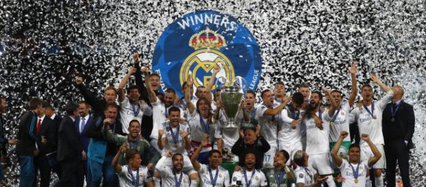 Con tradición y polémica el Madrid festejó el título Con tradición y polémica el Madrid festejó el título