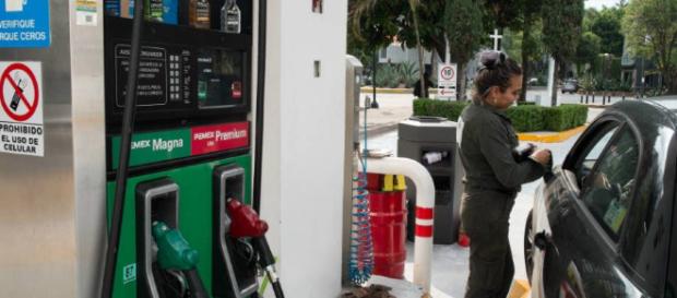 Investigan a personal de Pemex por robo de conbustible Investigan a personal de Pemex por robo de conbustible