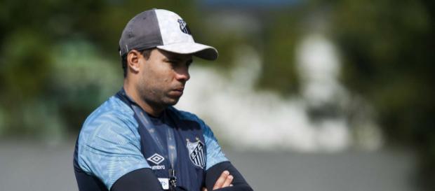 Pressionado, Jair Ventura tem problemas para escalar o Santos Pressionado, Jair Ventura tem problemas para escalar o Santos