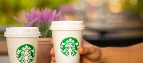 Starbucks is sending 175.000 employees to a mandatory anti-racial training pixabay.com