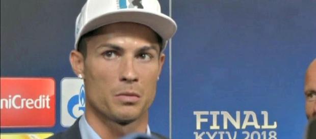 Cristiano Ronaldo se acaba de meter en un bucle. Cristiano Ronaldo se acaba de meter en un bucle.