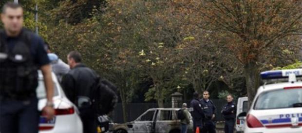 Des coups de feu et des échanges de tirs dans trois villes de la banlieue lyonnaise : pas de grand pardon dans le milieu et chez les caïds Des coups de feu et des échanges de tirs dans trois villes de la banlieue lyonnaise : pas de grand pardon dans le milieu et chez les caïds