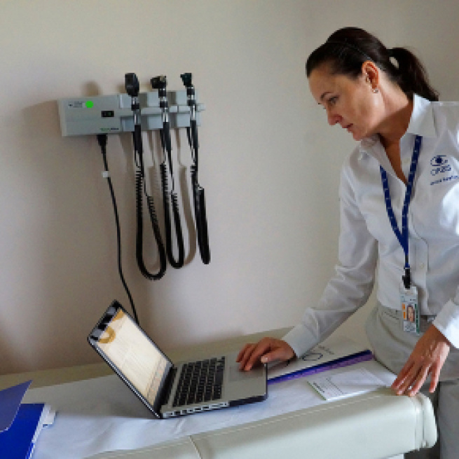 Nurse working in a hospital -- Orbis/Flickr