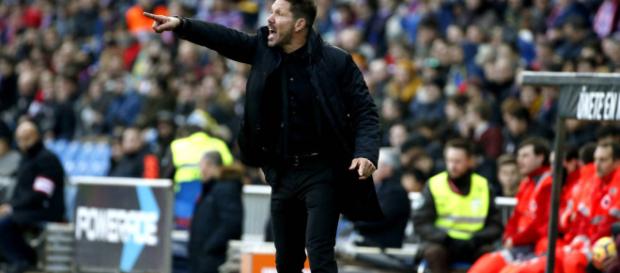 Diego Simeone vio el partido con los fanaticos Diego Simeone vio el partido con los fanaticos