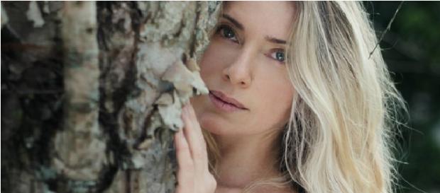 Letícia Spiller aparece sensual em foto Letícia Spiller aparece sensual em foto