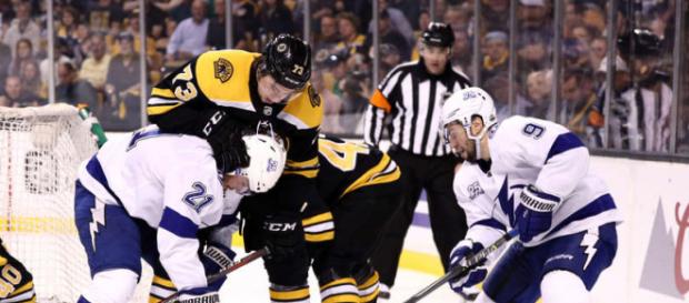 Los Bruins nunca encontraron en ritmo en ofensiva en el juego 3. NHL.com. Los Bruins nunca encontraron en ritmo en ofensiva en el juego 3. NHL.com.