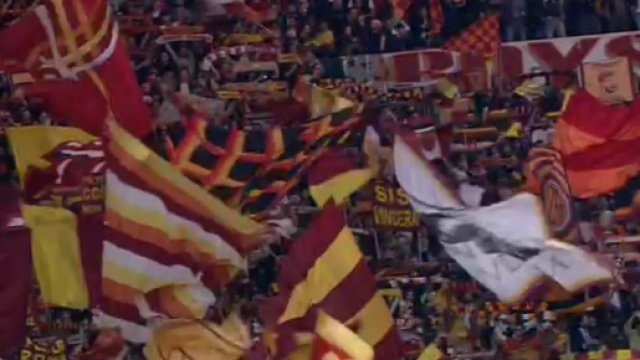 Tifosi della Roma allo stadio Olimpico
