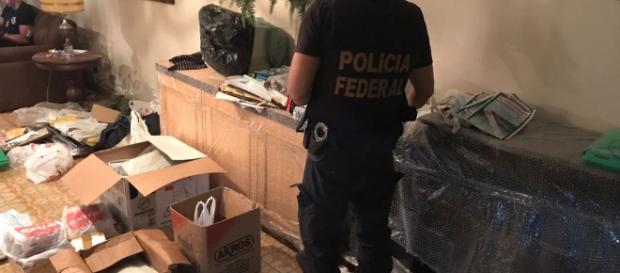 Polícia Federal encontrou e apreendeu mais de 30 mil arquivos impróprios na casa do ator Cyro Ramos Nogueira Polícia Federal encontrou e apreendeu mais de 30 mil arquivos impróprios na casa do ator Cyro Ramos Nogueira