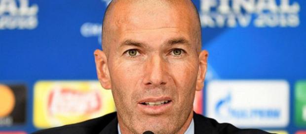 Real Madrid pode colocar outro galáctico na vaga de Zidane Real Madrid pode colocar outro galáctico na vaga de Zidane