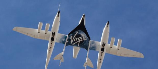 White Knight Two and SpaceShipTwo directly overhead during a flyby at Spaceport America (Image credit – Jeff Foust, Wikimedia Commons) White Knight Two and SpaceShipTwo directly overhead during a flyby at Spaceport America (Image credit – Jeff Foust, Wikimedia Commons)