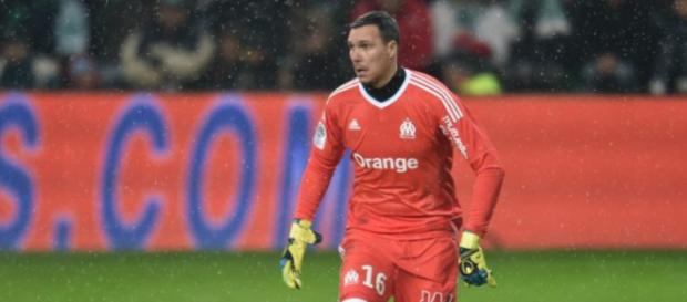Yohann Pelé, gardien de l'OM, intéresserait Strasbourg en vue du mercato. Yohann Pelé, gardien de l'OM, intéresserait Strasbourg en vue du mercato.