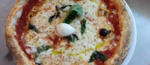 Arriva la pizza Pascalina: pietanza servita a Napoli per prevenire il cancro