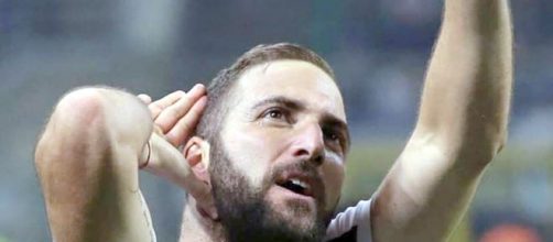 Gonzalo Gerardo Higuaín viene visto come un giocatore in uscita e potrebbe accasarsi al Milan