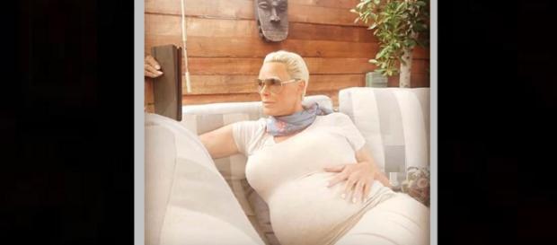 Brigitte Nielsen shocks fans with her baby bump. Photo: News Today CNT/YouTube Screenshot Brigitte Nielsen shocks fans with her baby bump. Photo: News Today CNT/YouTube Screenshot