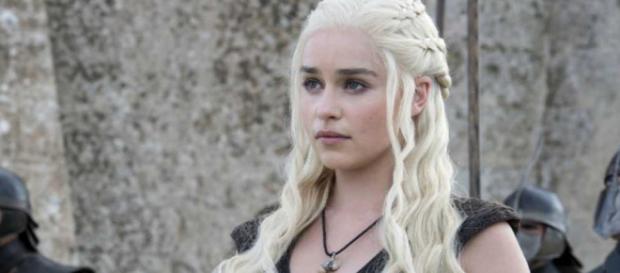 Game of Thrones : Emilia Clarke (Daenerys) n'a aucun problème avec ... - programme-tv.net Game of Thrones : Emilia Clarke (Daenerys) n'a aucun problème avec ... - programme-tv.net