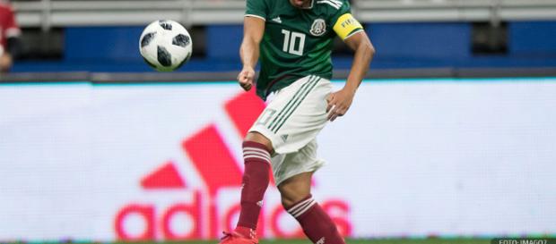 Giovani dos Santos tiene su puesto en la selección de México. Giovani dos Santos tiene su puesto en la selección de México.