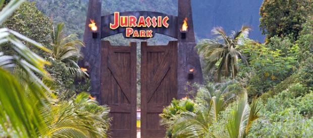 Los parques temáticos ofrecen múltiples aventuras a los visitantes. Los parques temáticos ofrecen múltiples aventuras a los visitantes.