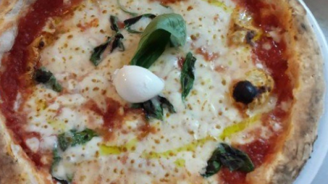 Arriva la pizza Pascalina: pietanza servita a Napoli per prevenire il cancro