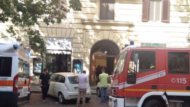 Roma, anziana entra nell'ascensore e cade nel vuoto