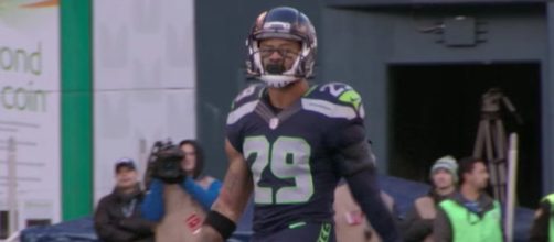 The Dallas Cowboys remain interested in trading for Seattle Seahawks safety Earl Thomas, per NFL rumors. [Image via NFL/YouTube]