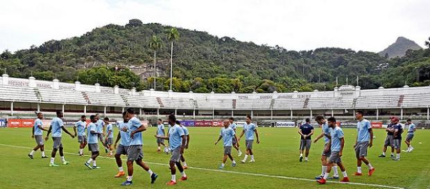 Após mais de um ano, Fluminense realiza treino nas Laranjeiras (Foto: Lucas Merçon) Após mais de um ano, Fluminense realiza treino nas Laranjeiras (Foto: Lucas Merçon)