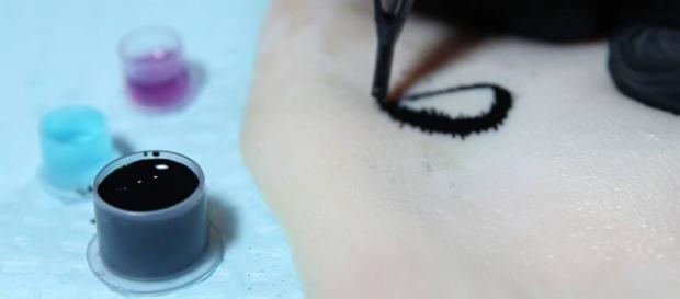 Así son los tatuajes inteligentes que cambian de color cuando sube elpais.com Así son los tatuajes inteligentes que cambian de color cuando sube elpais.com