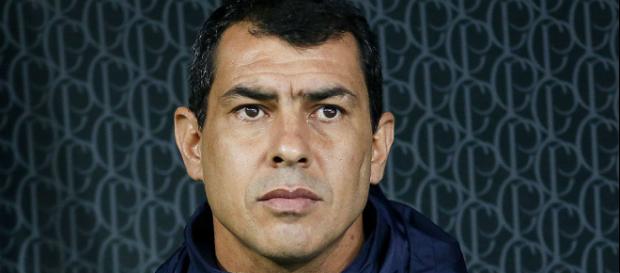 Carille deve perder jogador importante do seu elenco Carille deve perder jogador importante do seu elenco