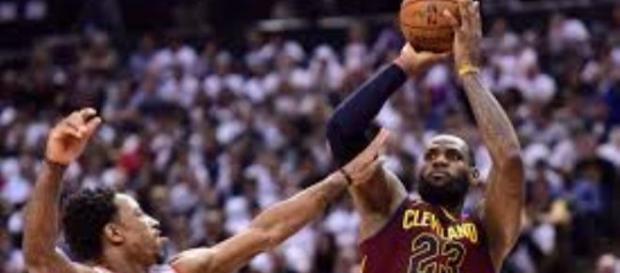 Lebron James éteint Toronto avec force Lebron James éteint Toronto avec force