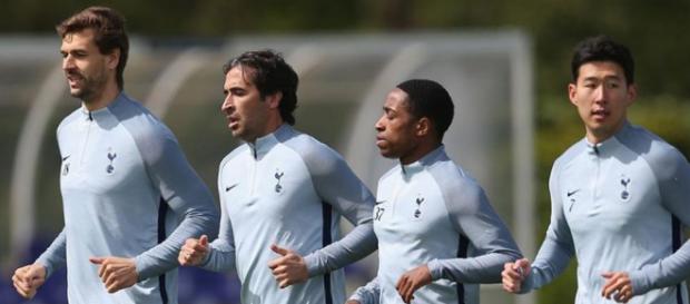 Qué hace Raúl entrenando con el Tottenham? Qué hace Raúl entrenando con el Tottenham?