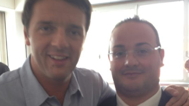 Leonardo Sacco, nella foto accanto all'ex premier Renzi