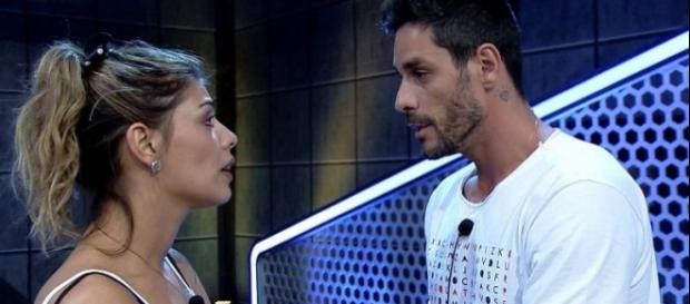 Casal é impedido pela Record de tentar voltar ao jogo Casal é impedido pela Record de tentar voltar ao jogo