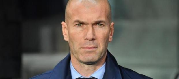 Mercato : Zidane prêt à faire le forcing pour cette pépite de Liga ? Mercato : Zidane prêt à faire le forcing pour cette pépite de Liga ?