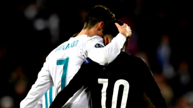 Accolade entre les des deux meilleurs joueurs du monde