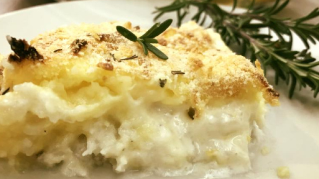Gateau di patate e cavolfiore profumato al rosmarino