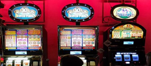 Slot machine imposte dal clan mafioso sequestrate