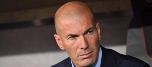 Mercato : Une cible de Bundesliga lâchée par le Real Madrid ? Mercato : Une cible de Bundesliga lâchée par le Real Madrid ?